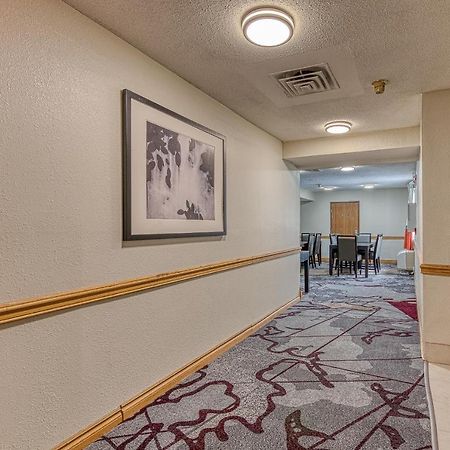 American Inn & Suites Dundee Buitenkant foto